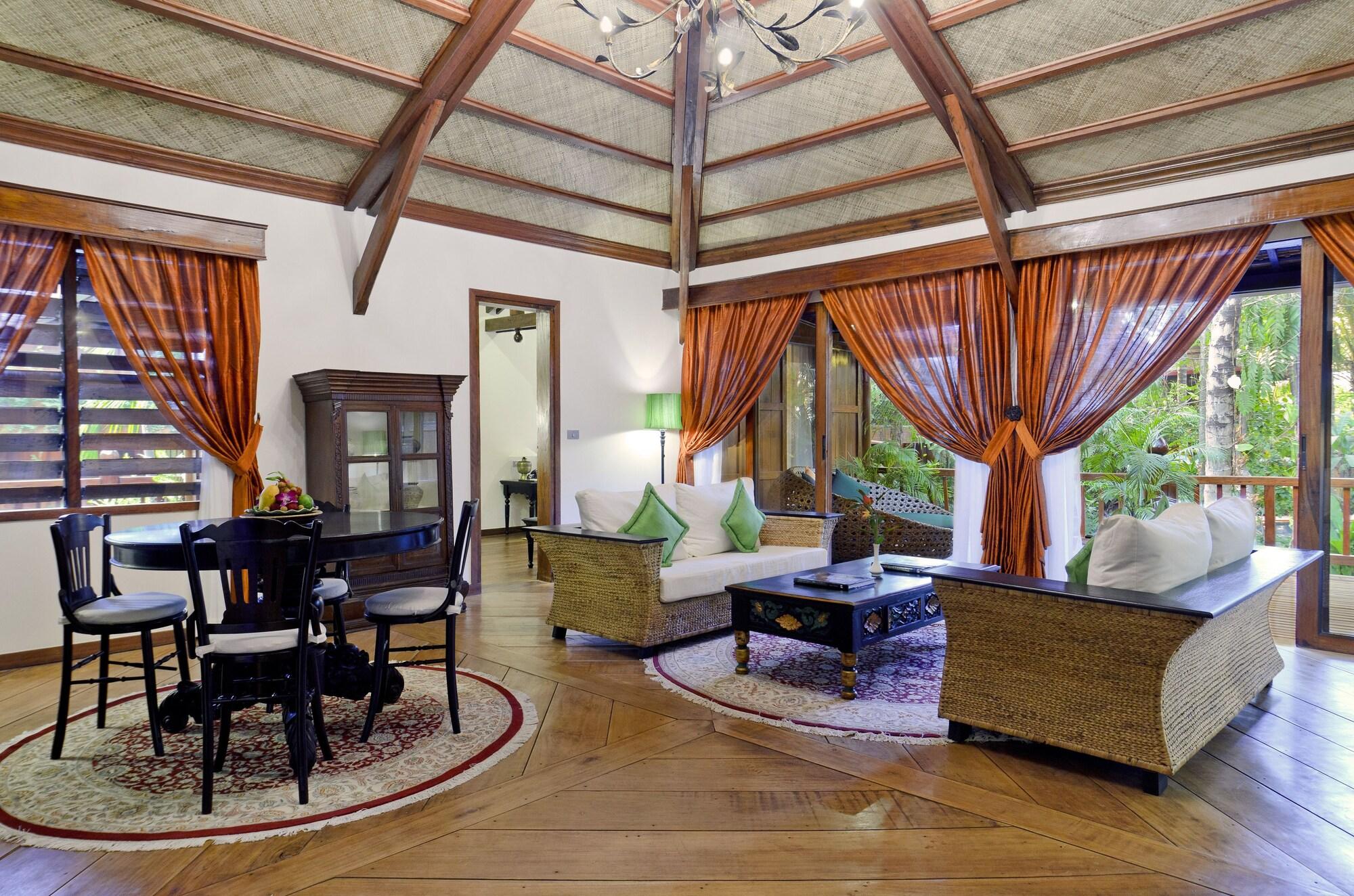 סיאם ריפ Angkor Village Hotel - Small Luxury Hotels Of The World מראה חיצוני תמונה The interior of a villa at the resort