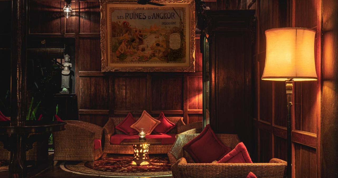 סיאם ריפ Angkor Village Hotel - Small Luxury Hotels Of The World מראה חיצוני תמונה The interior of the bar