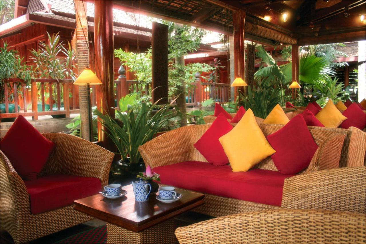סיאם ריפ Angkor Village Hotel - Small Luxury Hotels Of The World מראה חיצוני תמונה The lobby of the hotel
